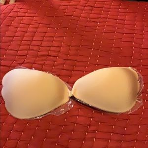 Nwot backless sticky bra G cup